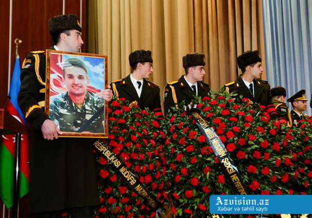 La cérémonie d`adieu au soldat Tchinguiz Gourbanov - PHOTOS